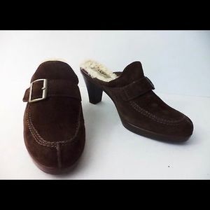 UGG Australia